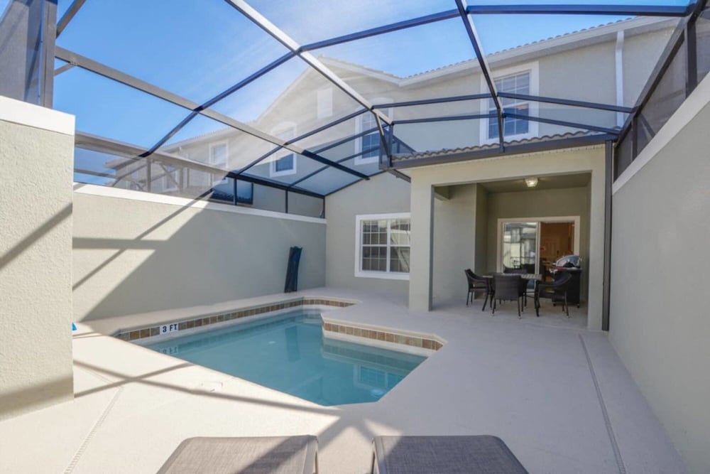 4 Bedrooms Villa - Storey Lake - Image 4