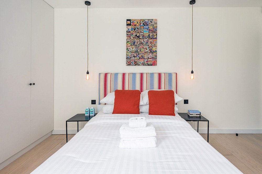 Notting Hill 2 Bed With Sauna - by Out of Office Lifestyle
