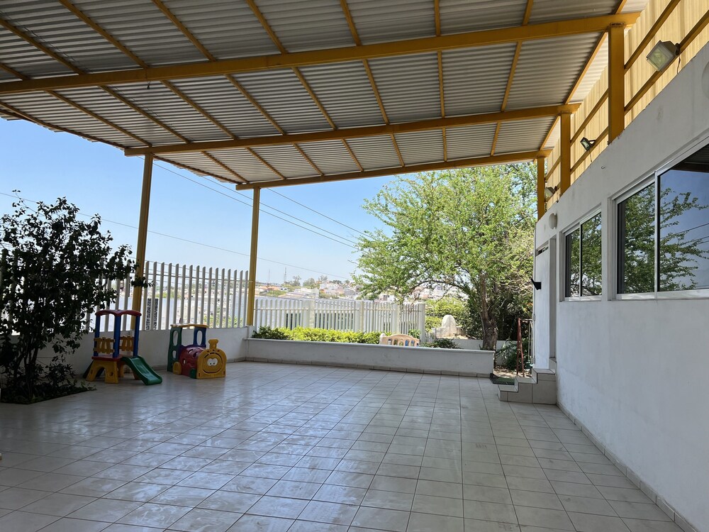 Photo 8