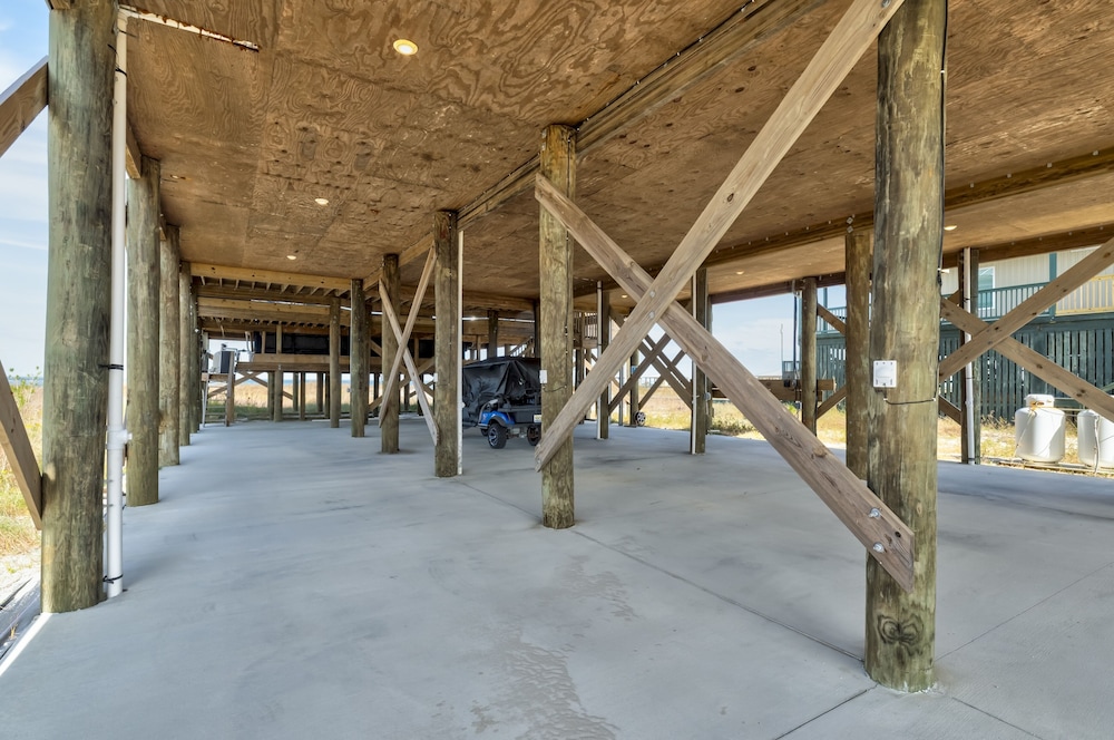 Bay Breeze - 2420 Bienville 4 Bedroom Home