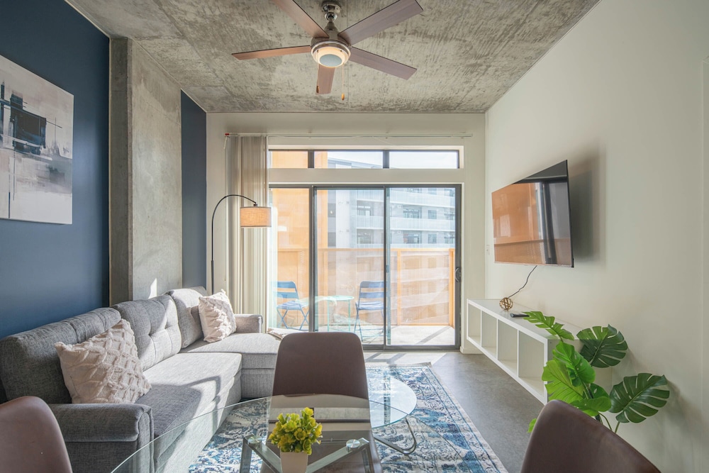ROVE LIVING/KL - Roosevelt Point