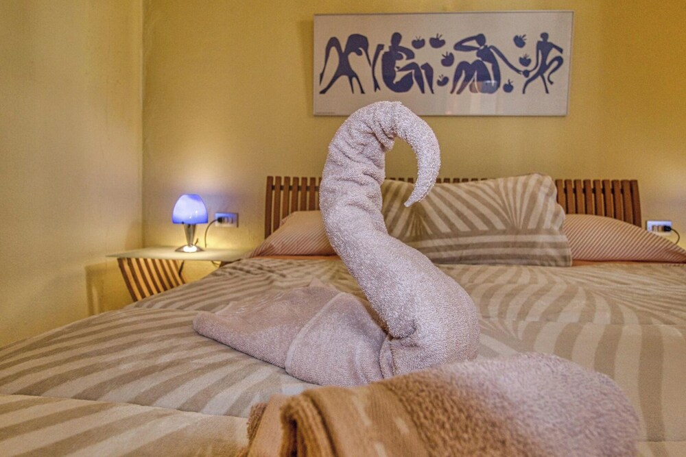 Ocean View-2 Bed-sleeps 4-marina
