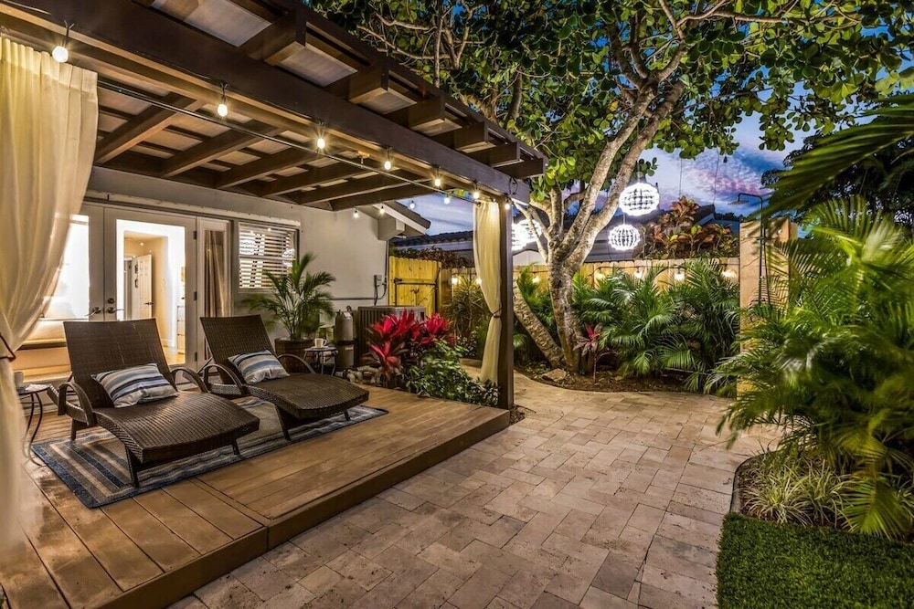 New Waterfront Oasis, Minutes to Beach, Eats, Shops