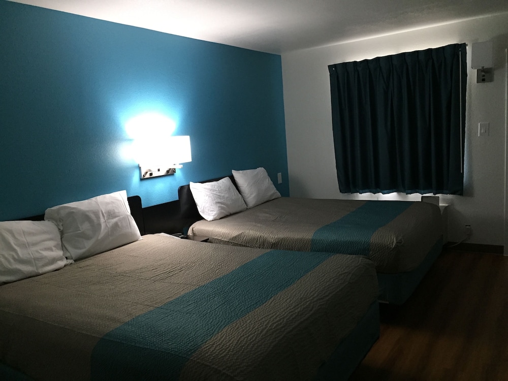 Motel 6 Prairie Du Chien, WI
