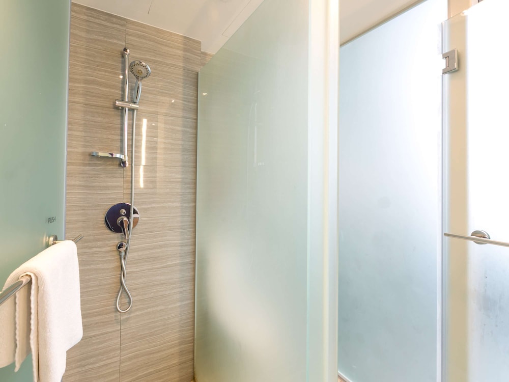 Mercure Singapore Bugis 23