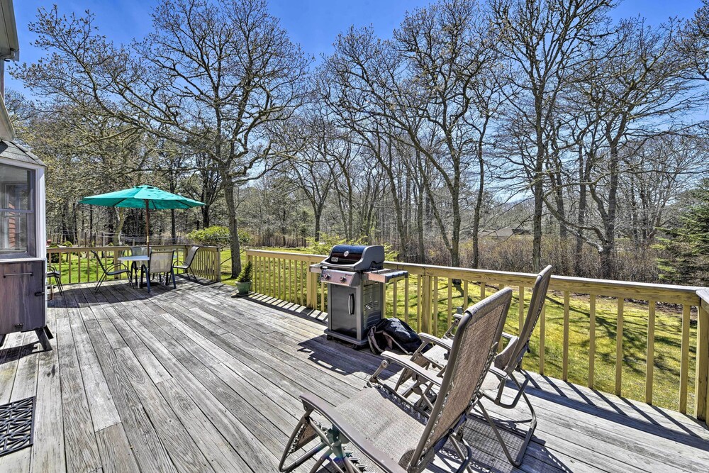 Peaceful Chilmark Farmhouse by Menemsha Beach view 5