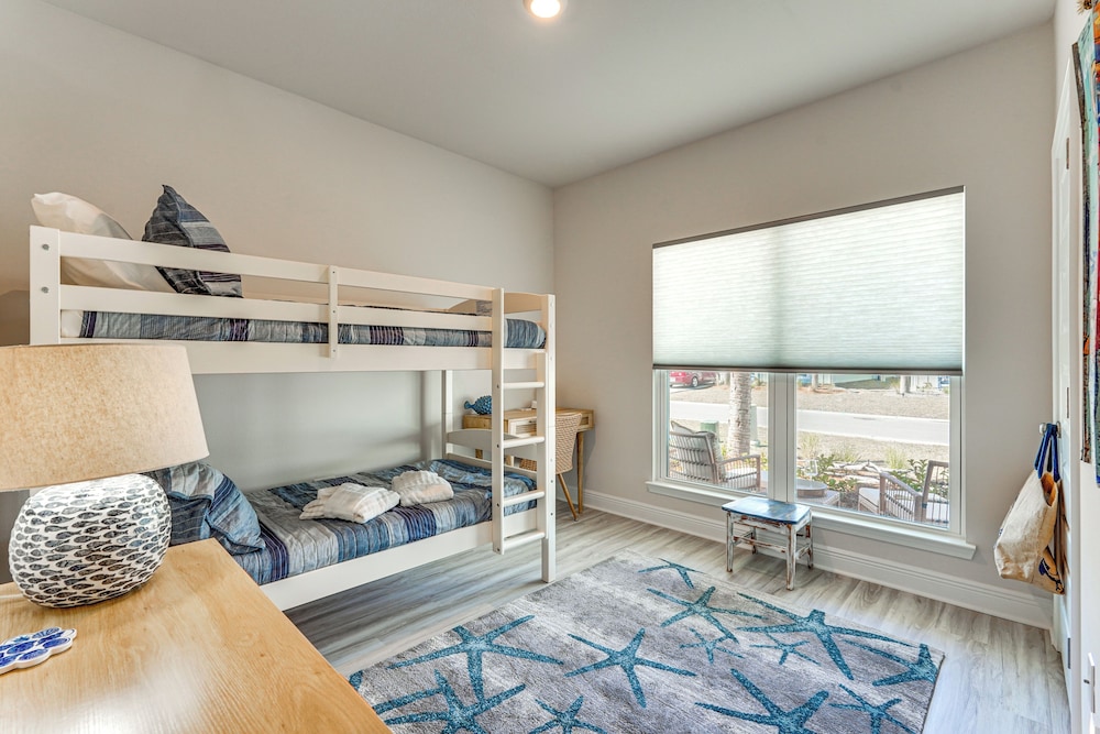 Walk to the Beach: Stylish Home in Port St Joe!