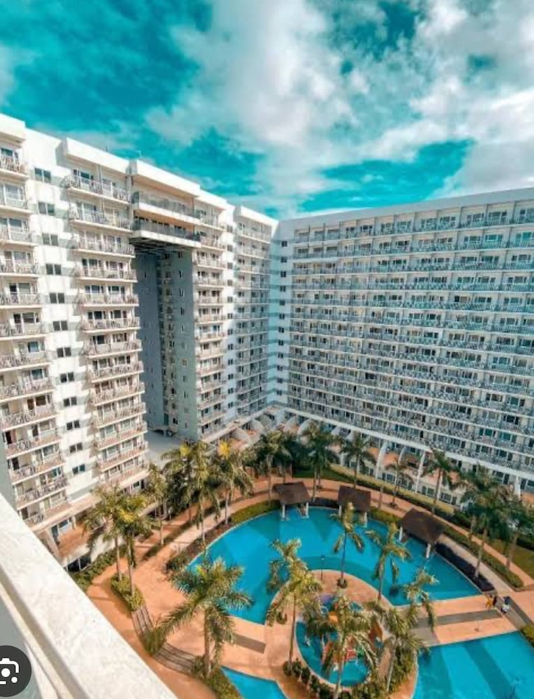 Peaceful Pasay Oasis - Entire Apartment for Rent