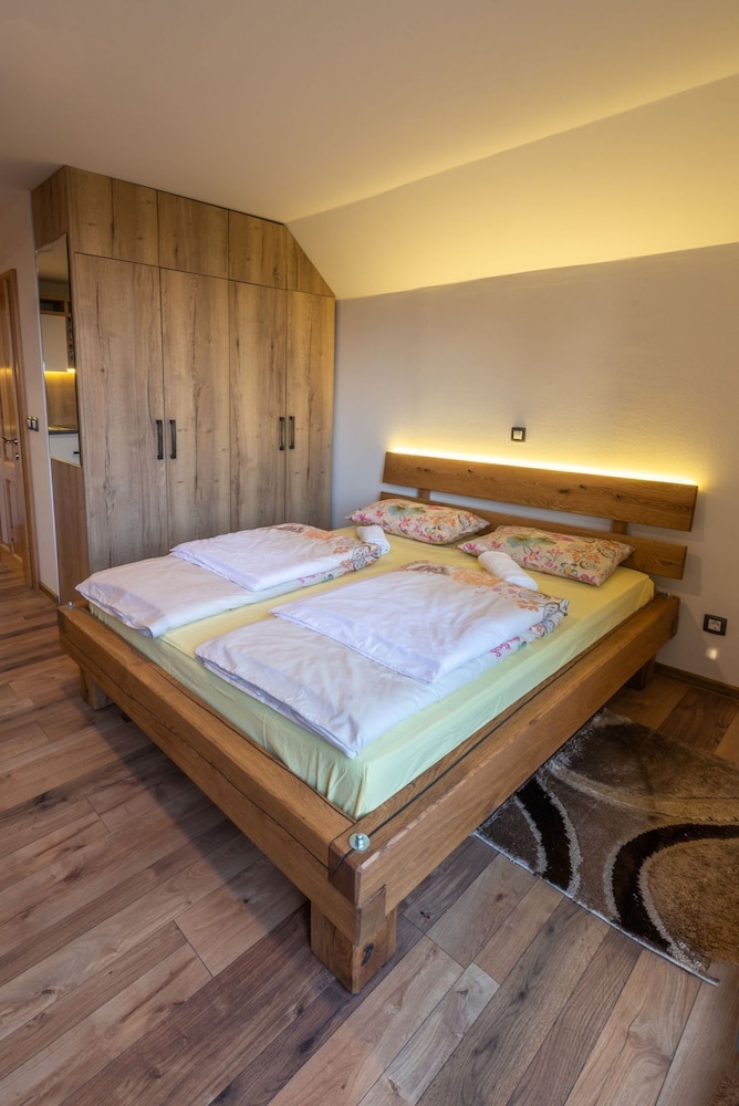 Vineyard Cottage Krivic view 2