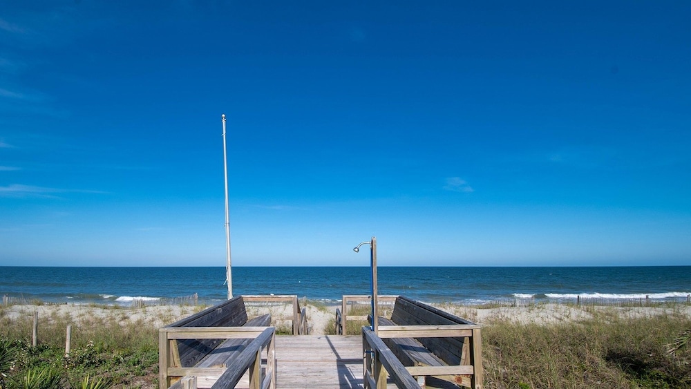 Spectacular Oceanfront Living With An Inviting Kitchen Perfect For Entertaining Kitchens Beach House 9 Bedroom Home by Peace Vacations view 3