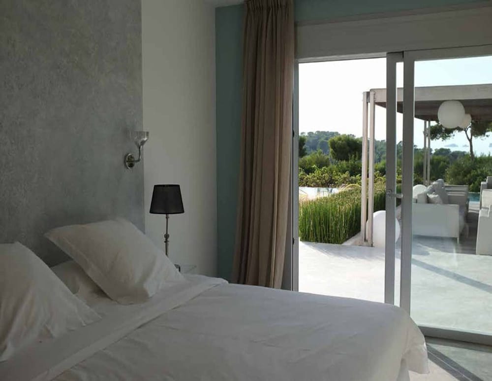 Gorgeous Villa With Views