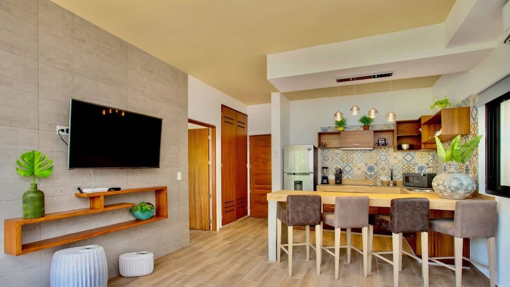 3Br Exclusive TH w Spacious Roof Private Pool