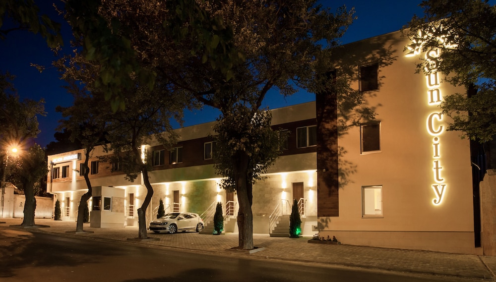Sun City Arcadia Apartments