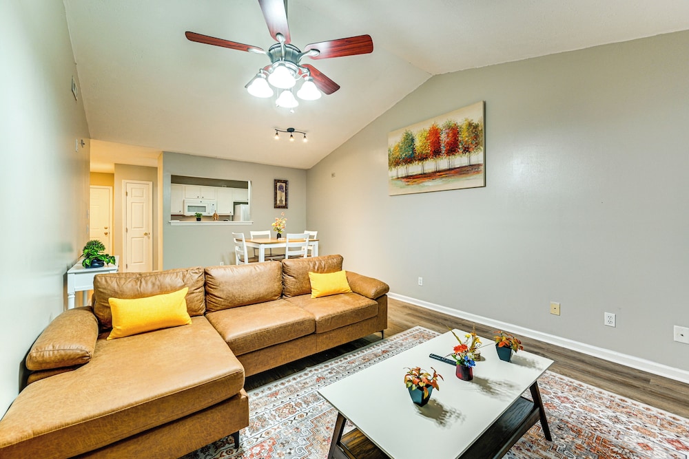 1 Mi to ECU Hospital: Greenville Home w/ Yard!