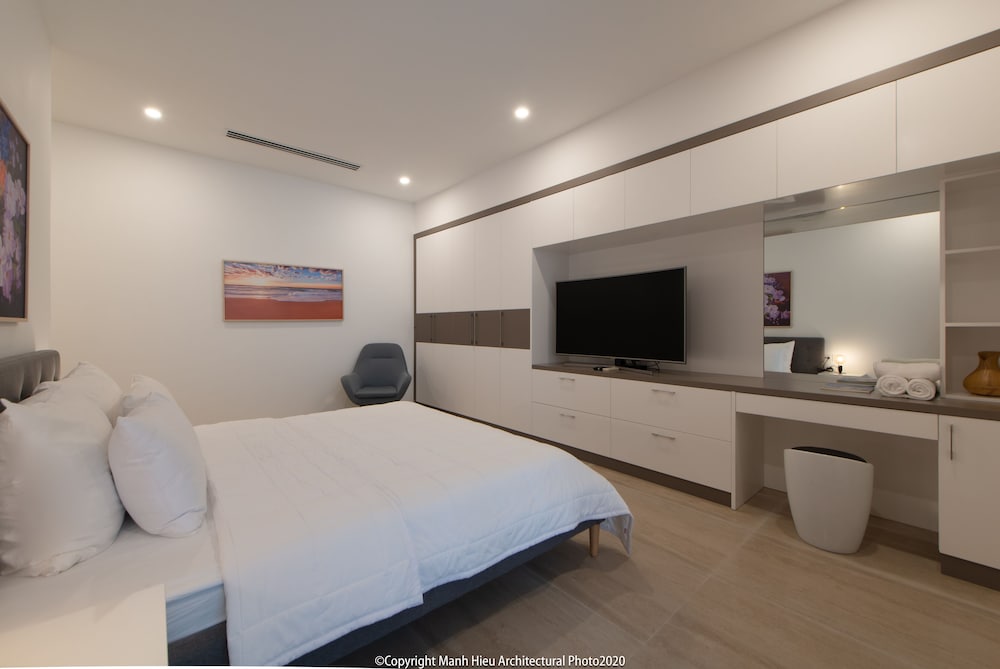 The Bridge Luxury Villa view 4