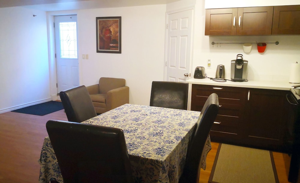 GA Stay Oakville Two Bedroom Guest House view 5