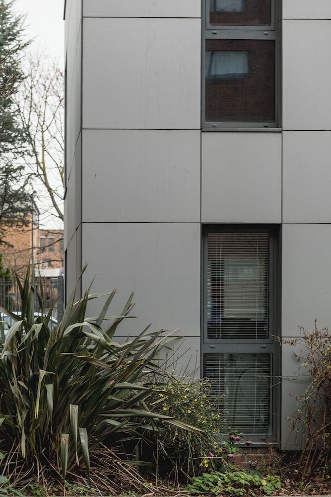 2 Bedroom Accessible Step-Free Central