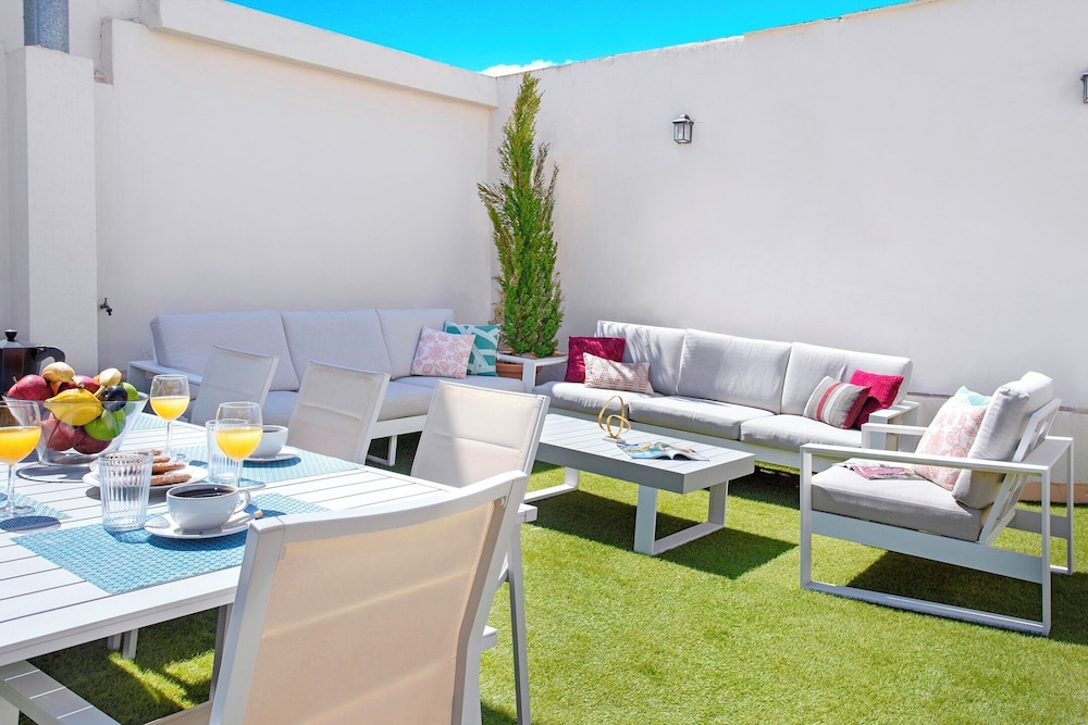 Amazing 4BD Duplex With Terrace in Santa Cruz Abades Terrace III
