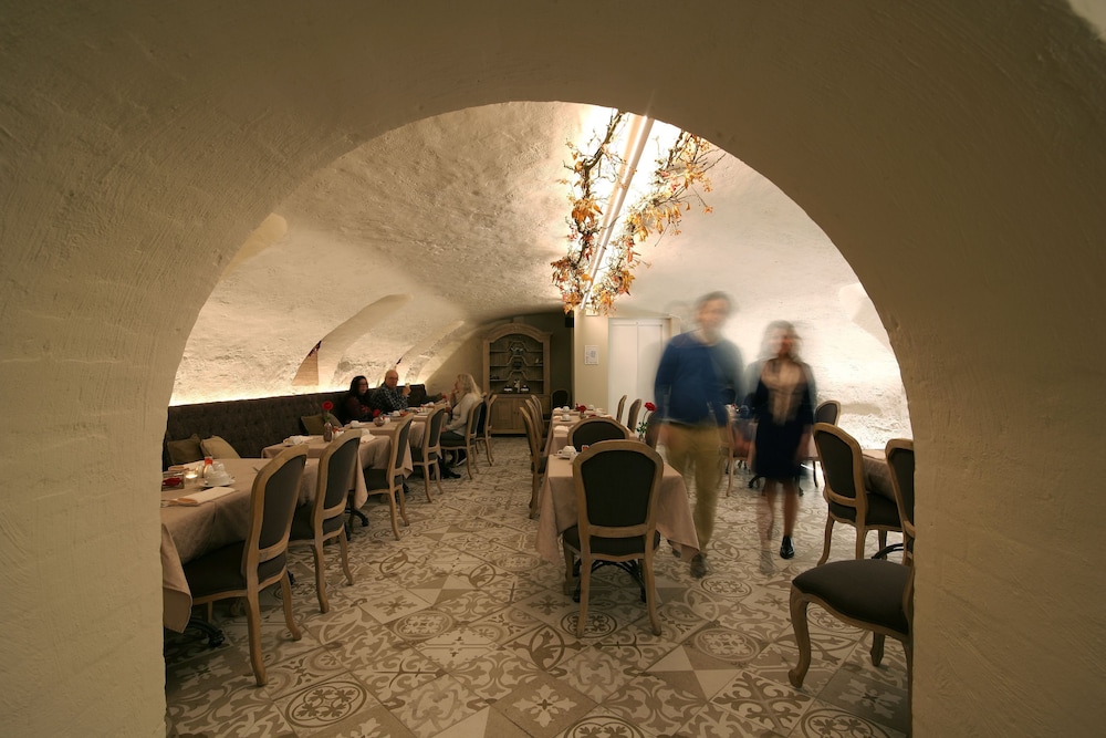 Bruges Vacations - Hotel de Castillion - Property Image 1