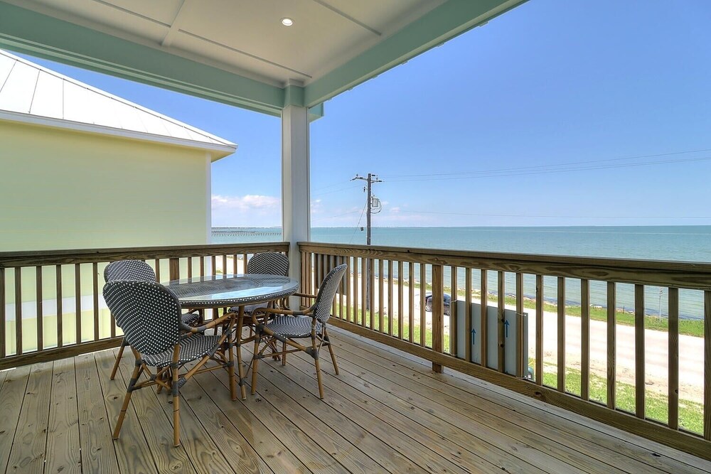 Seven Palms 3 Bedroom Home by RedAwning view 5