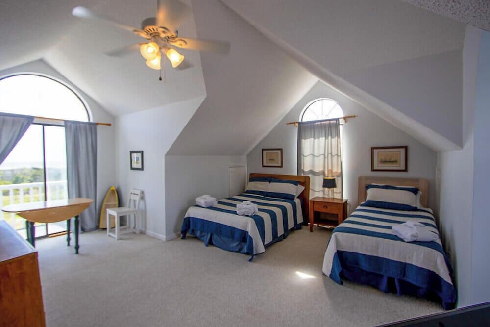 Spectacular Open Floor Plan With Elegance 5-bed, 4-bath Haven on Fripp Island