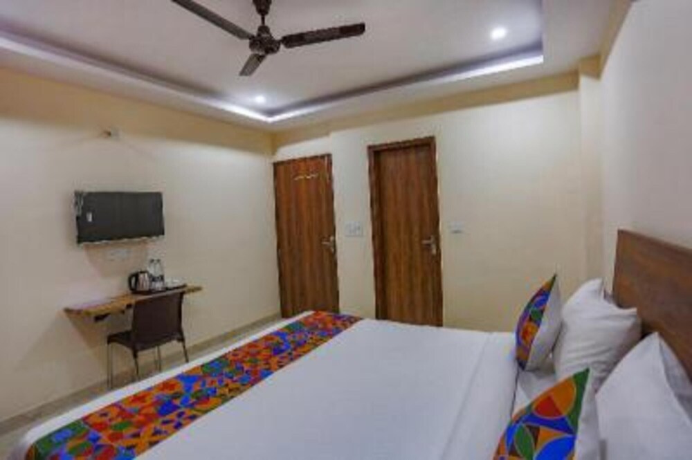 Fabhotel Starlight Sanctuary