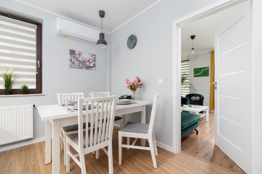 Apartment Cystersow Cracow by Renters view 3