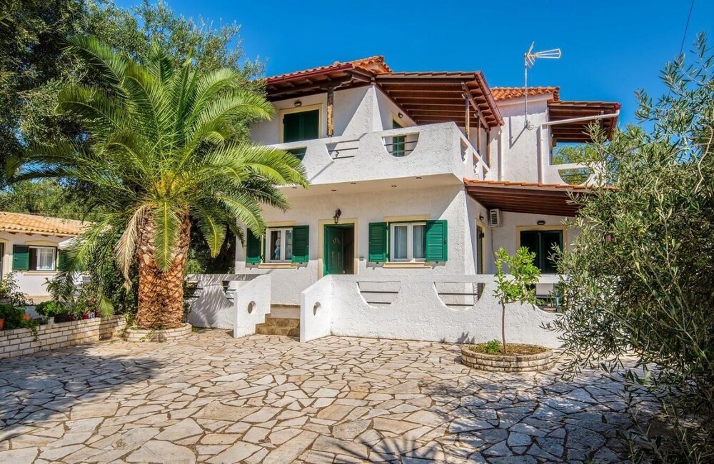 Olympia Paxos Apartment