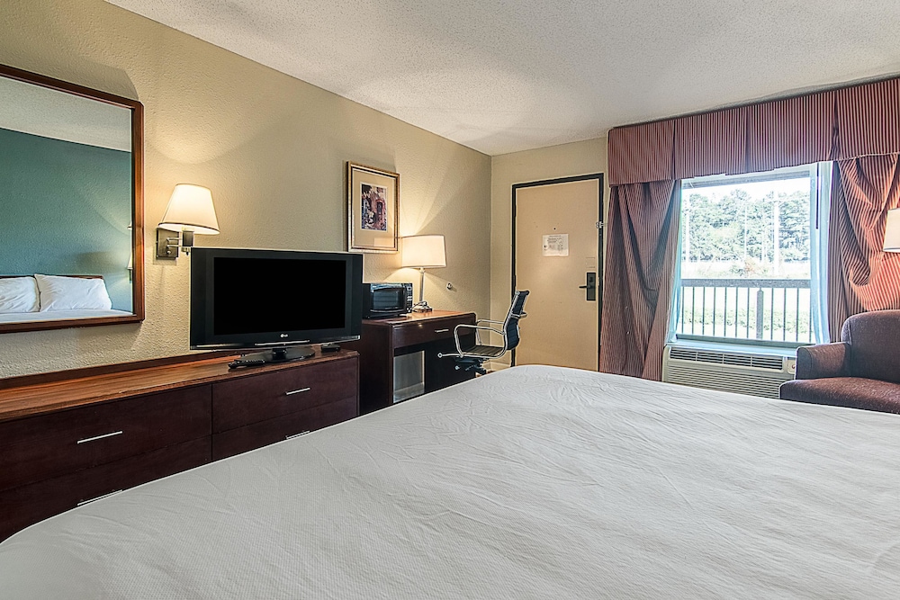 Americus Vacations - Econo Lodge - Property Image 27