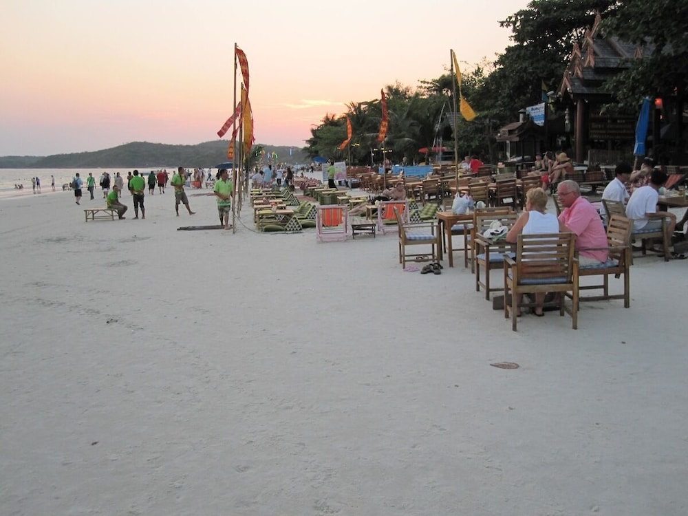 Rayong Rental Pool Villas