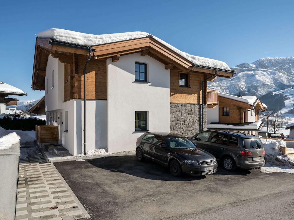 Chalet in Piesendorf Near Ski Slopes view 4