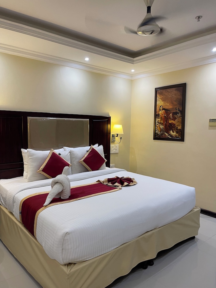 Sajjoys Hotel