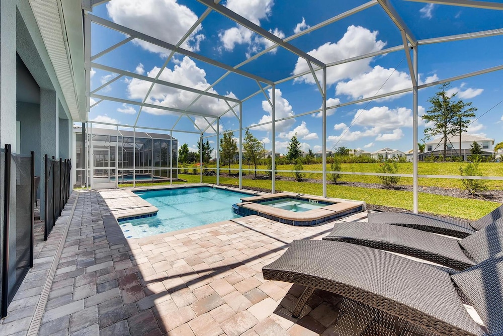 1596 MC - Enchanted 6BR Villa Pool Magic for 14 - Image 3