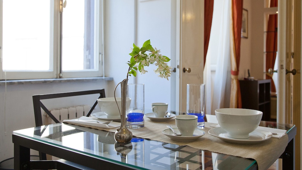 Rental in Rome Crociferi 1