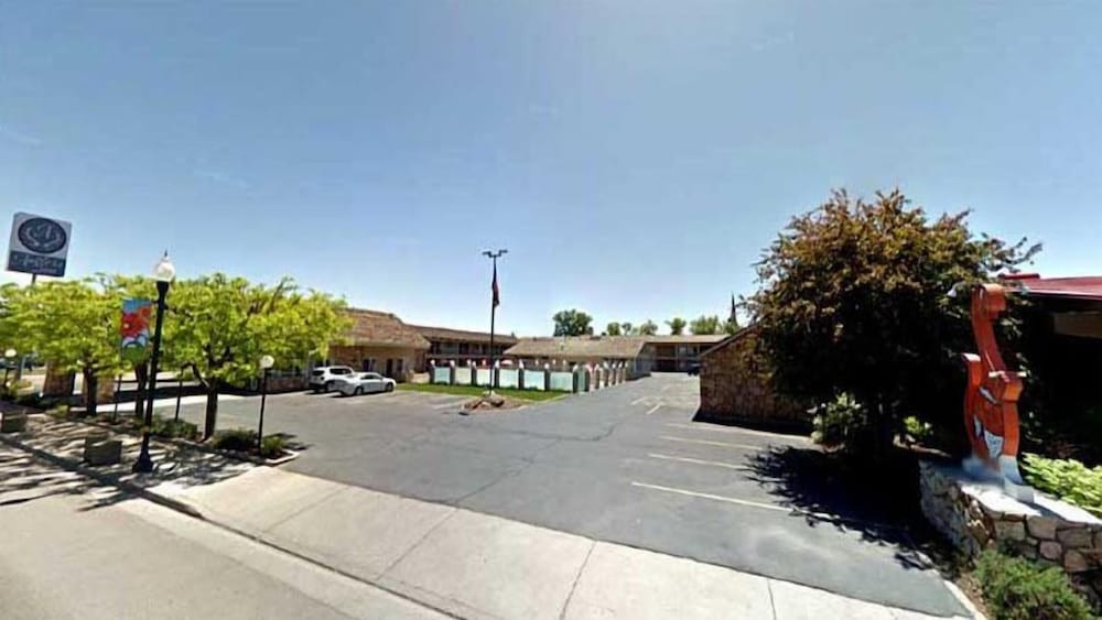 Econo Lodge Inn & Suites Vernal near Dinosaur Monument