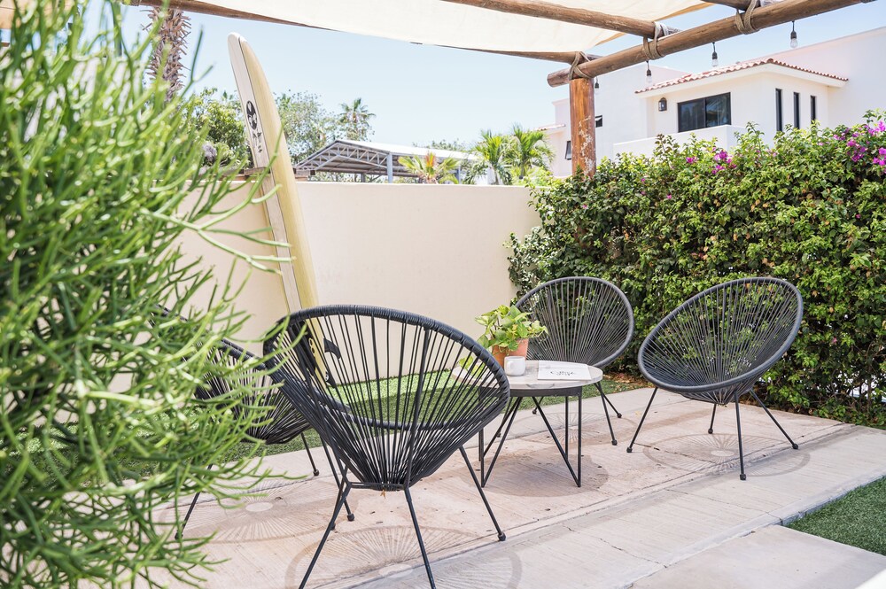 Grand Villa w Private Patio & Parking
