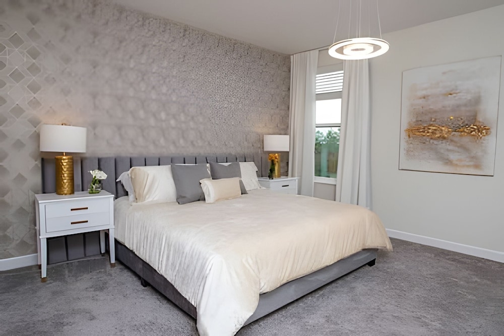 Champions Gate 6BR Luxury Home + Resort