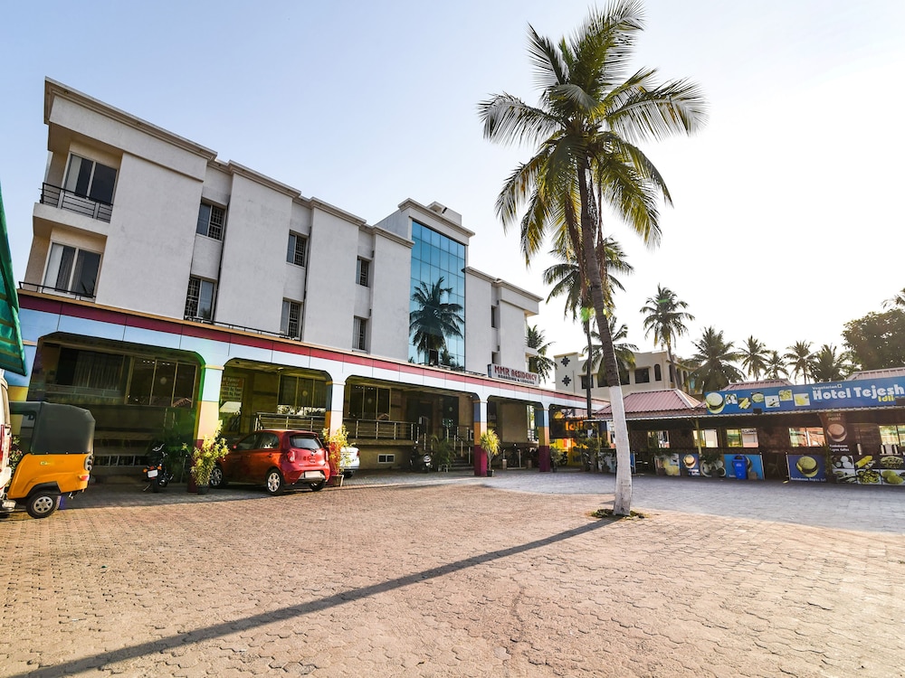 OYO 33010 Hotel Mmr Towers view 2