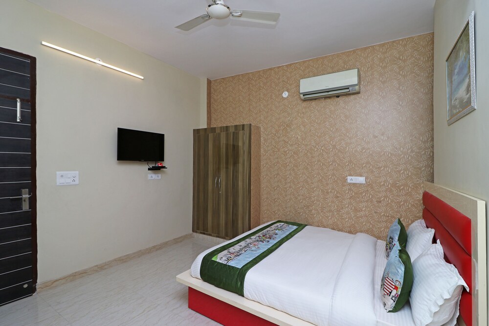 OYO 10223 Hotel Clouds 21