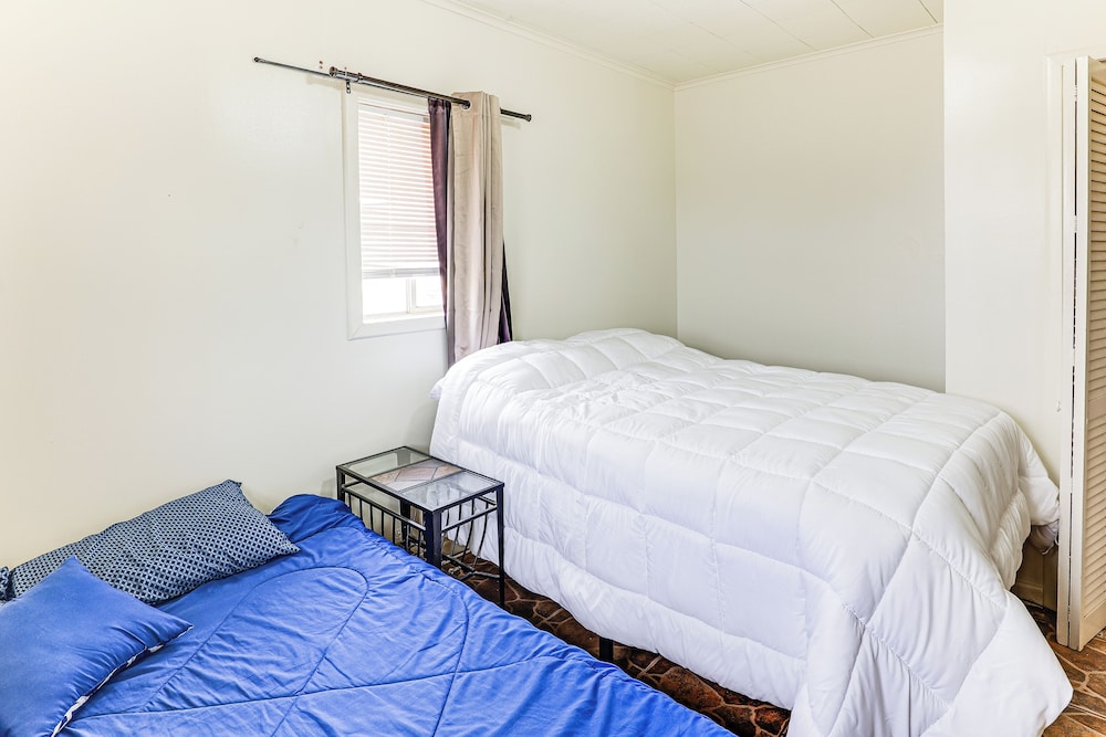 7 Mi to Dtwn Odessa: Home w/ Large Yard!