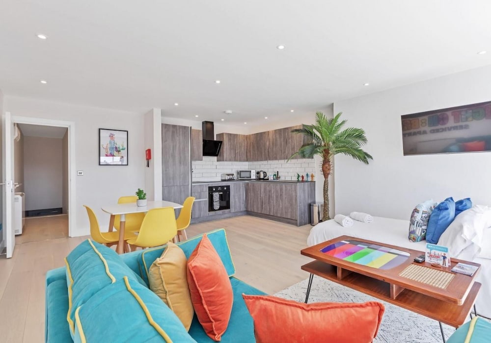 Right On Bright On Apartment 1D - City Centre Luxury Apartments view 5