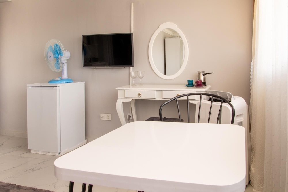 Convenient Studio Flat 10 min to Seashore in Urla view 3
