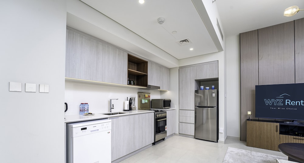 Chic 2 BR in Vida Residences Canal View