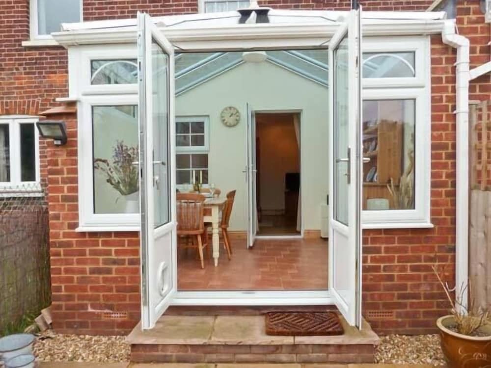3 Apsley Cottages view 4