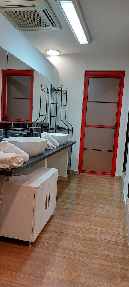 Deluxe apartment 12BD 6BATH
