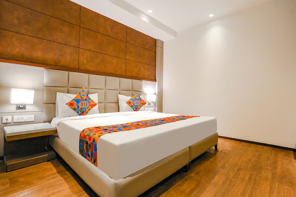 New Delhi Vacations - FabHotel Hexa Chhatarpur - Property Image 1