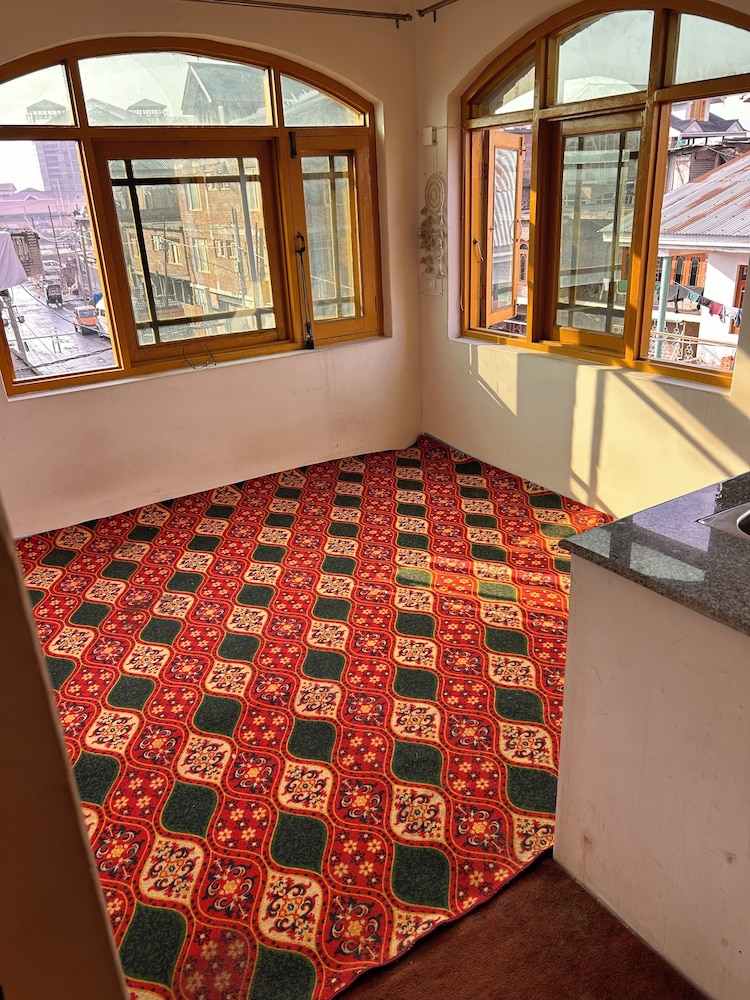 WANI APARTMENTS BEMINA SRINAGAR