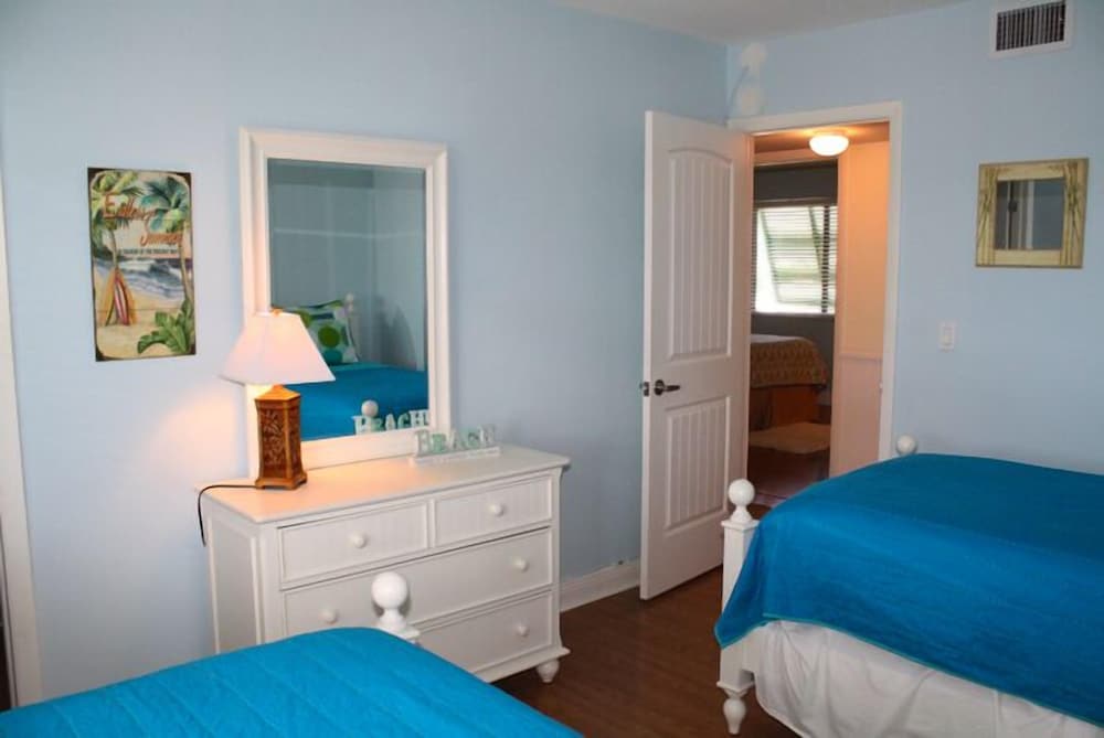 Edgewater Inn