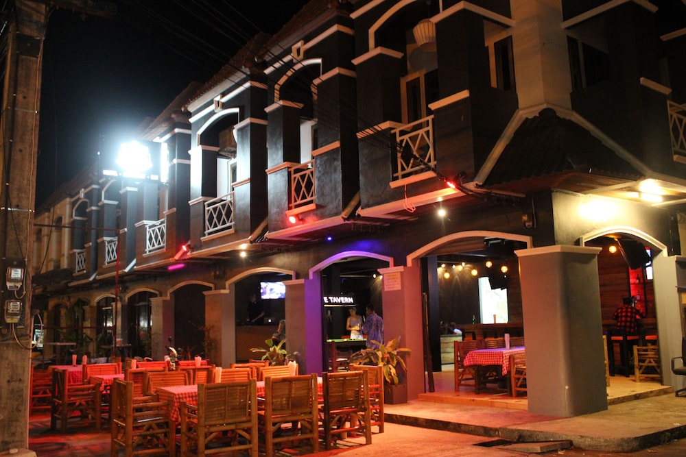 Asia Blue The Tavern Hacienda - Hostel