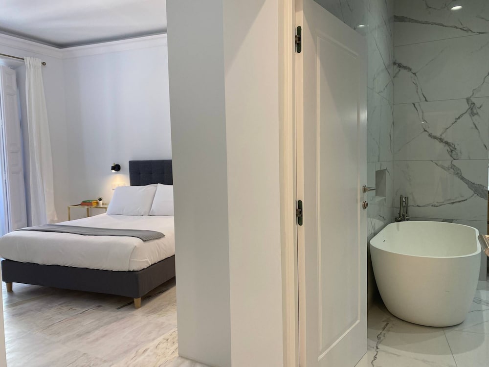 Lovely 3BR Near Palacio Real